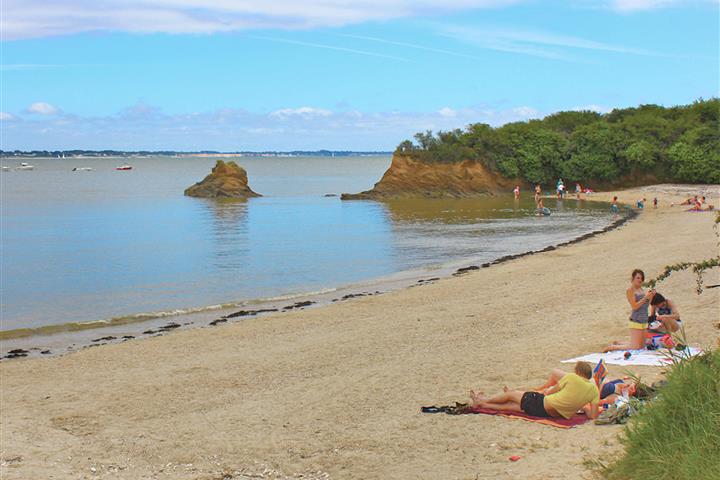 Camping de Brouel- le soleil se couche sur la plage de Tréhervé - Camping de Brouel - Ambon